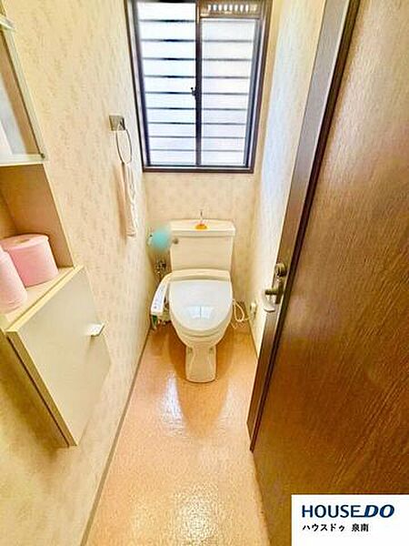 ウォシュレット機能付きトイレです。
