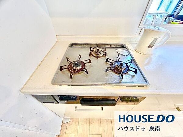 毎日料理をする、料理が好き、家族が多くて量を作る必要がある、等の方々にとっては必須の3口コンロ。同時進行で効率アップはもちろん鍋を移動する回数が減り、無駄な動きを軽減。