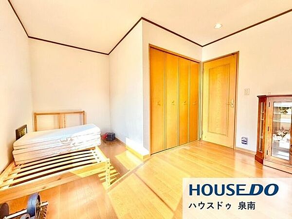 家族一人ひとりのプライベートな空間。趣味に合わせて使って頂けるようシンプルに仕上げてあります。暮らし心地を大きく左右する収納を、適材適所に配置し使い勝手を考慮しました。