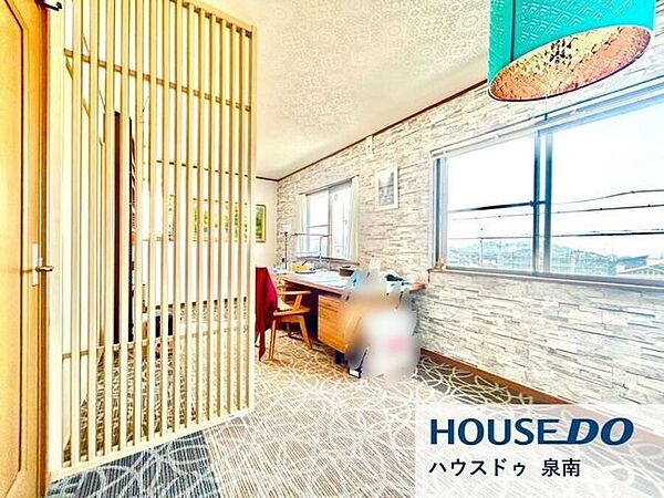 採光もアクセントの一つとして。プライベートルームにはやさしい光が射し込んでいて、この明るい好みの空間で読書をしたり、音楽を聞いたりと一人の時間も充実したものにできます。