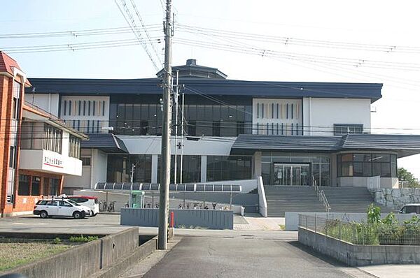 太子町立町民体育館●開館時間　9:00～22:00●休館日　　月曜・祝日の翌日　　　　　　12/29～1/3●電話番号　079-277-4800 700m
