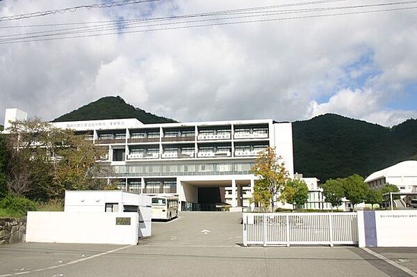 東洋大学附属姫路高等学校●電話番号　079-266-2626 2070m