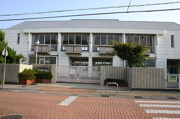 太子町立石海幼稚園●電話番号　079-277-0020 440m
