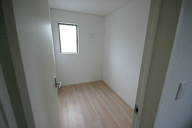 2階にはテレワークルームがあります。仕事にも集中できそうですね。