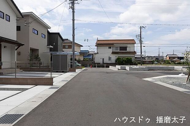 前面道路含む現地写真