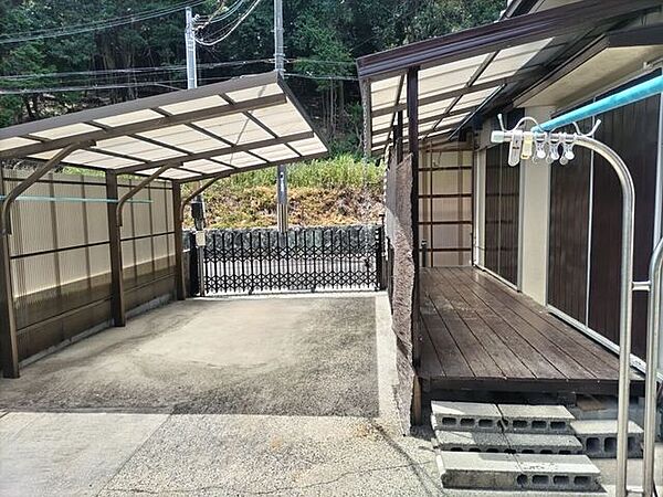 ウッドデッキ付き