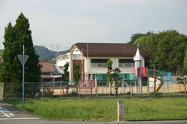 太子町立斑鳩幼稚園●電話番号　079-276-0496 610m