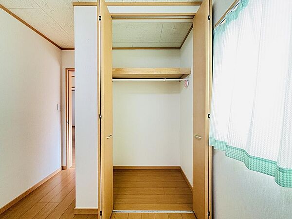 各部屋に収納があります！
