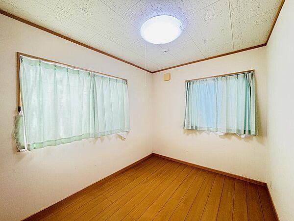 2階4部屋でお子様が多いご家庭でも安心です！
