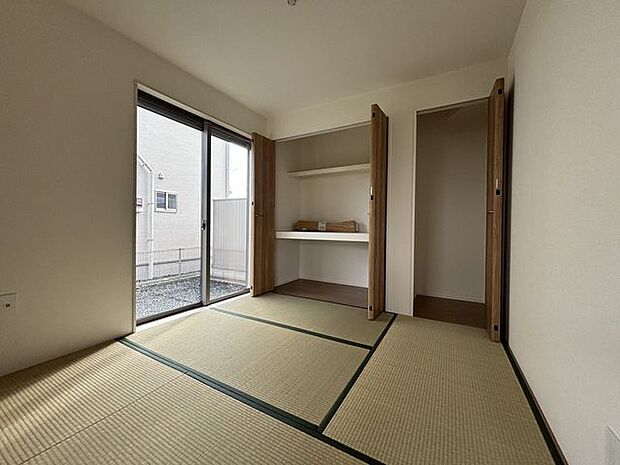 リビングの隣に和室