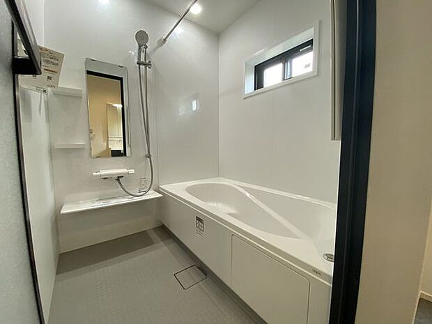 ゆったりとリラックスできる浴室です！