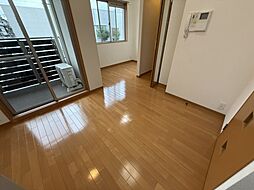 ソプラリア 202 2階ワンルームのリビング/ダイニング