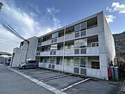 苔縄駅より徒歩22分 築23年8ヶ月 3階建の賃貸物件