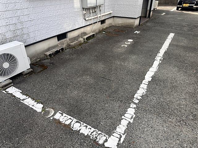 18 / 23