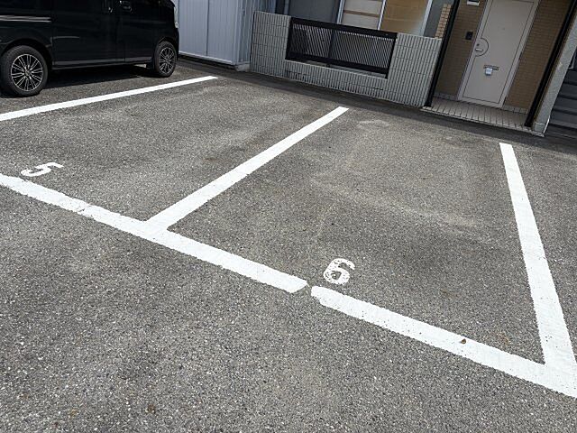 6 / 10