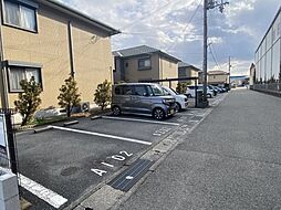8 / 9
