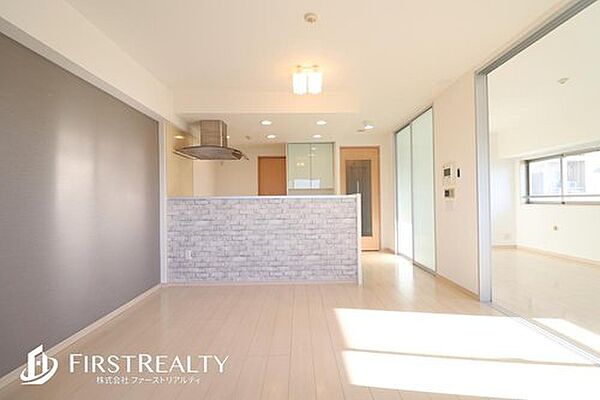 リビング/ダイニング ミオカステーロ新横浜 7階/-