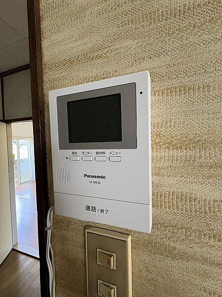 モニター付きインターホンで安心☆