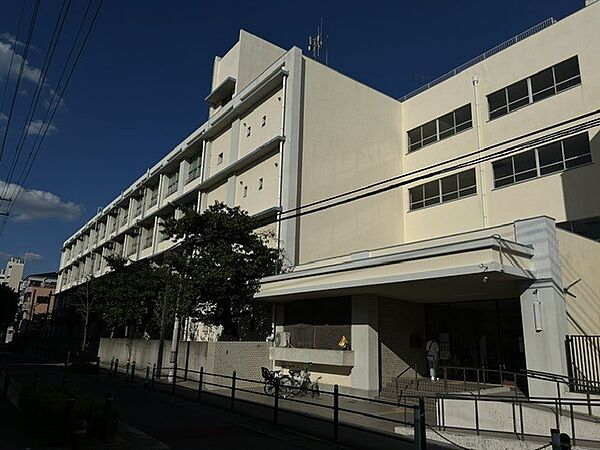 高殿小学校まで約180m（徒歩約3分）