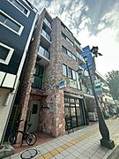 中野駅より徒歩3分 築8年9ヶ月 6階建の賃貸物件