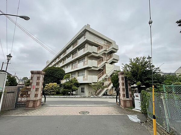 さいたま市立東浦和中学校 1350m