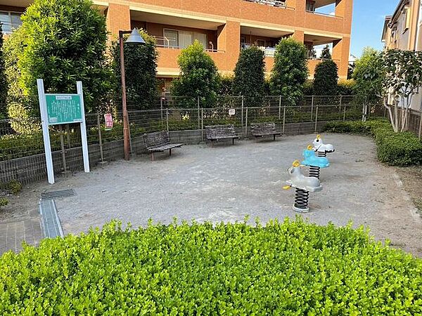 本太3丁目公園 460m