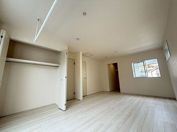 【Bed Room】大容量クローゼットあり！