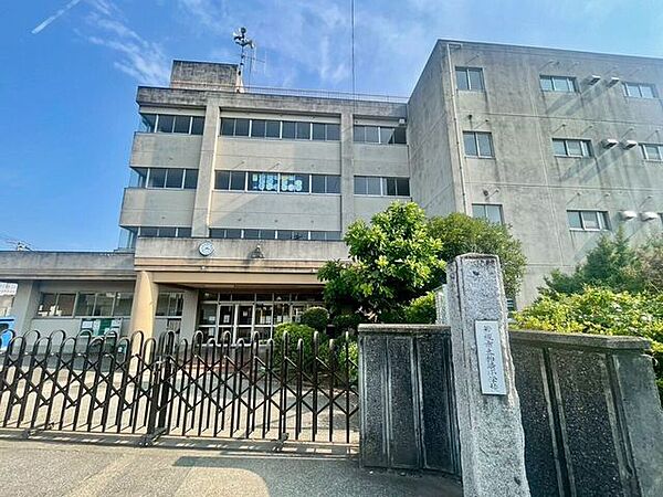 さいたま市立柏崎小学校 949m