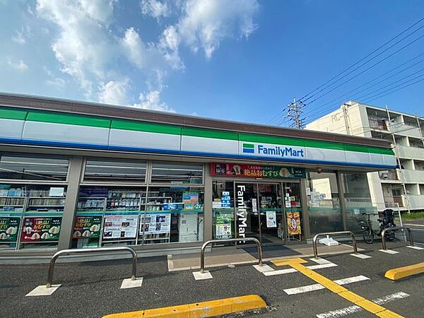 ファミリーマート ＴＫＳさいど店 441m