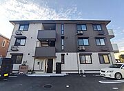 久米駅より徒歩9分 築3年2ヶ月 3階建の賃貸物件