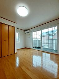 アクテュエルＹ 1階ワンルームのリビング/ダイニング