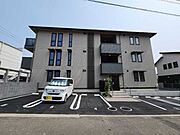 衣山駅より徒歩16分 築1年2ヶ月 3階建の賃貸物件