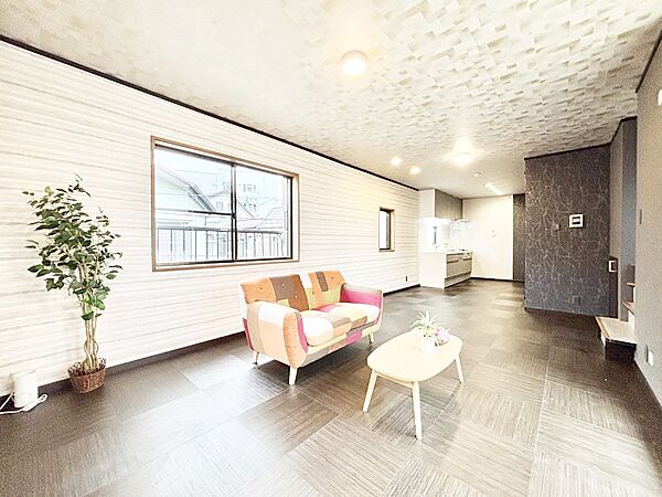 内装「無料オンライン相談」受付中！落ち着いた雰囲気のＬＤＫは家族みんなの快適空間