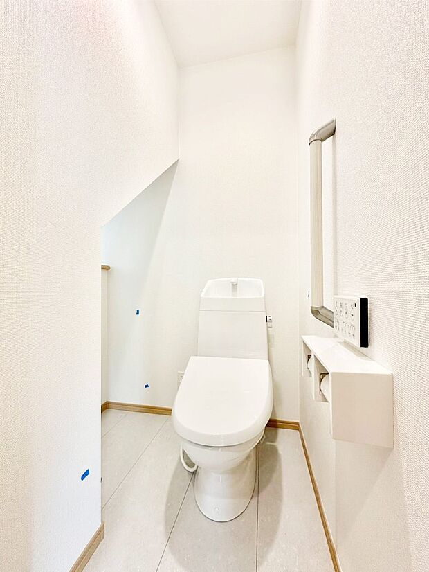 トイレは温水洗浄機能付き