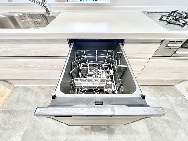 面倒なお片づけは食洗機にお任せ！家事の負担が減って、時間にも気持ちにもゆとりができます。