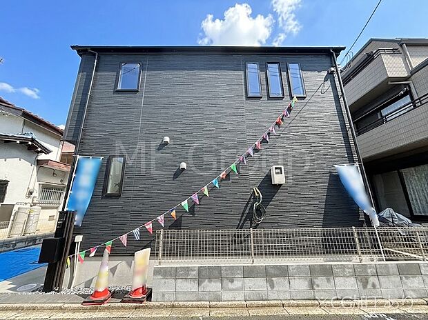 上質感あふれる外観デザイン。魅力の住まいを実現。 