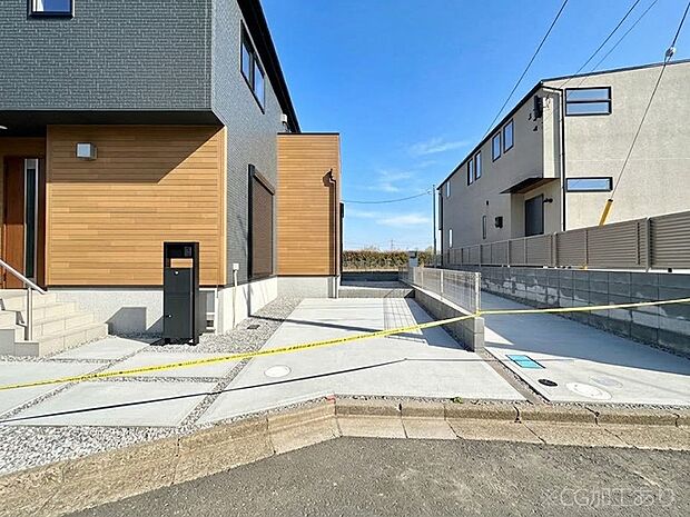駐車2台可能!急なお客様の駐車に。また、ご家族の自転車スペースとしても大活躍。