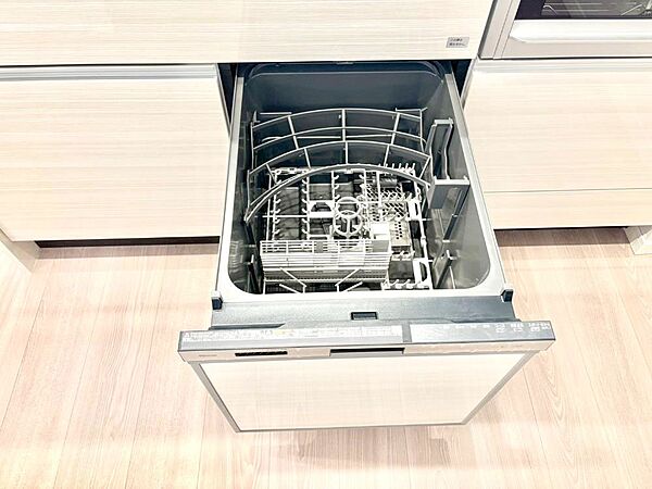 面倒なお片づけは食洗機にお任せ！家事の負担が減って、時間にも気持ちにもゆとりができます。