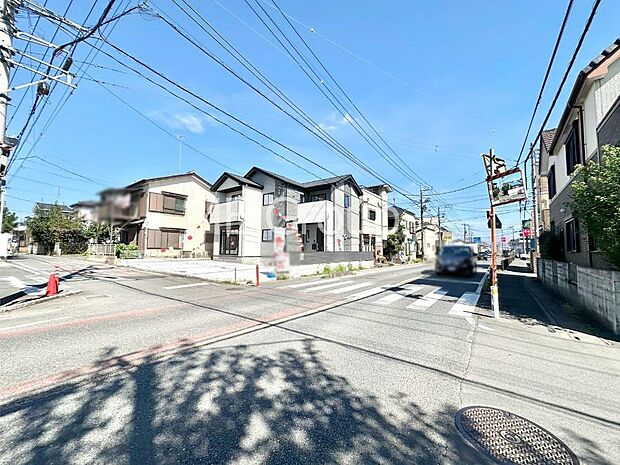 前面道路はきちんと整備されています