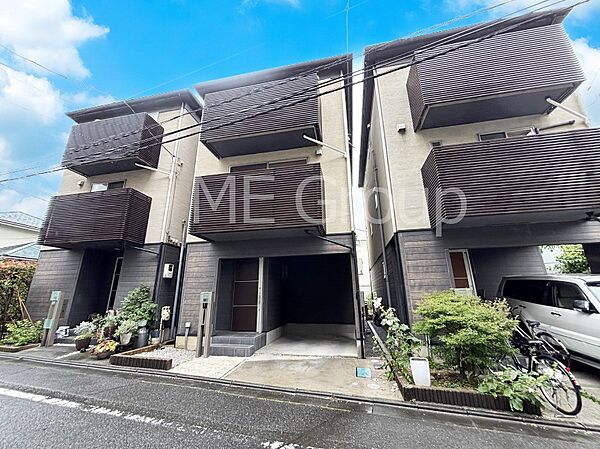 たっぷりの陽光と開放感に包まれる明るい住まい