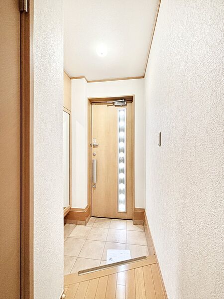 内装「無料オンライン相談」受付中！ご家族の靴もスッキリ収納できる玄関収納付き！