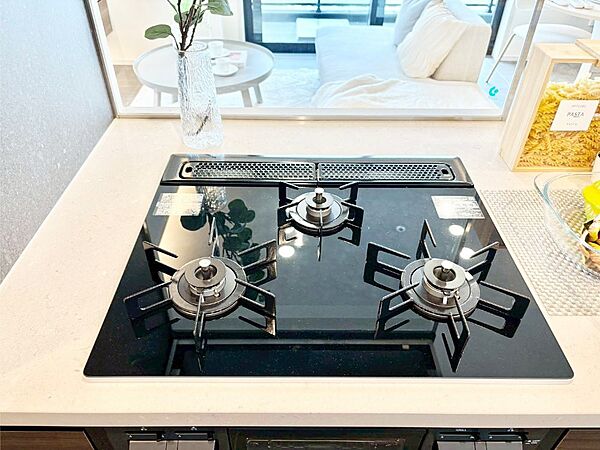 設備「無料オンライン相談」受付中！三口ガスコンロでお料理が一気にはかどりそう
