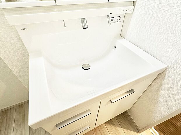 ハンドシャワー付き!使いやすい洗面台。