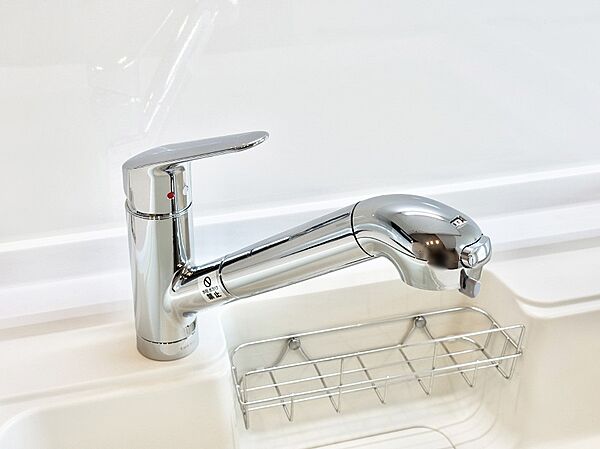 いつでも清潔なおいしいお水を。一つの水栓で水道水と浄水を使い分け。
