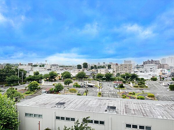 内装「無料オンライン相談」受付中！心地よい風が感じられそうな眺望です