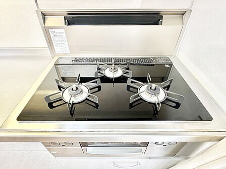 設備「無料オンライン相談」受付中!三口ガスコンロでお料理が一気にはかどりそう