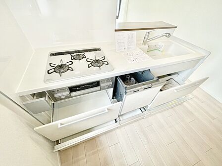 使いやすさを優先したスライド式収納タイプ!