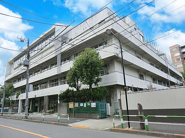 小学校 550m 文京区立金富小学校