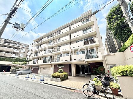 外観「無料オンライン相談」受付中！生活に便利な地に伸びやかな家族の生活風景を描く