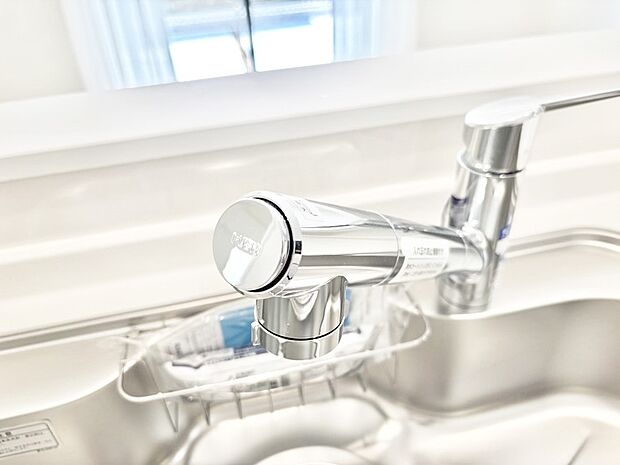 いつでも清潔なおいしいお水を。一つの水栓で水道水と浄水を使い分け。